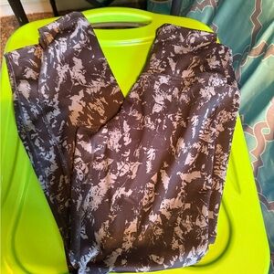 Nike Black and Gray Patterned Leggings